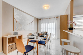 100m to a beach Spacious apartm